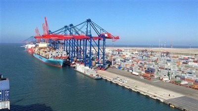 استمرار حركة السفن وأعمال الشحن والتفريغ بمينائي الإسكندرية والدخيلة رغم الطقس السيئ