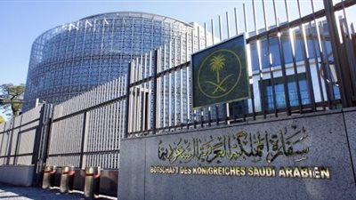 السفارة السعودية بالقاهرة تطالب مواطنيها بتوخي الحذر (بيان)