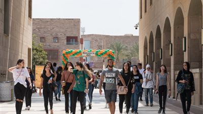 “الجامعة الأمريكية”: تقديم عطلة الربيع لتبدأ 15 مارس لمدة أسبوعين بسبب كورونا
