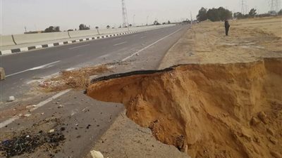 تحويل خط سير “بني سويف – الزعفرانة” بعد هبوط أرضي بطريق الجيش