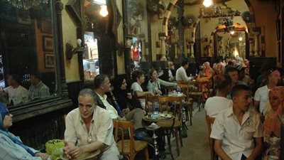 الكنيسة الكاثوليكية تناشد الدولة غلق المقاهي والسينما