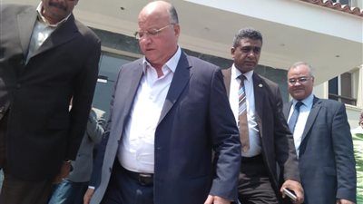 محافظ القاهرة يقود حملة لإغلاق “السناتر” في العاصمة