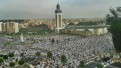 المغرب يقرر رسمياً إغلاق المساجد وإلغاء صلوات الجمعة والجماعة