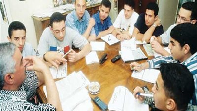 “يا كل حاجة وعكسها”.. كيف تعامل معلمو الدروس الخصوصية مع قرار تعليق الدراسة في مصر؟