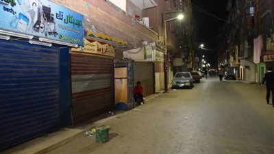 ضبط 9 محال تجارية مخالفة لقرار الغلق في حملة أمنية بالأقصر (صور)