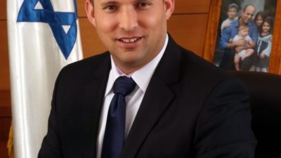 وزير الدفاع الإسرائيلي يطالب بعزل كبار السن عن الشباب لمواجهة فيروس كورونا