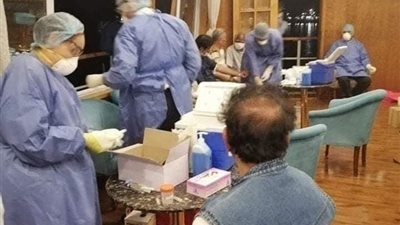 كان على متن المركب الموبوءة.. طبيب متعافَ يروي لـ”القاهرة 24″ تفاصيل أيام العزل