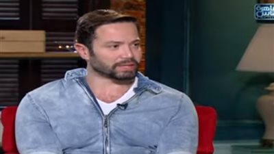 تامر شلتوت: “دخلت كلية الطب لكن أمي رفضت واختارت لي مهنة تانية” (فيديو)