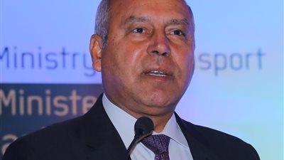 وزير النقل يعلن دخول برج سكة حديد جديد الخدمة (تفاصيل)