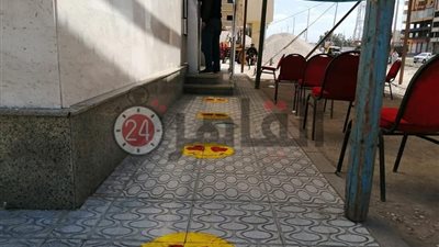 متر بين كل مواطن.. إجراءات جديدة لتنظيم العمل أمام ماكينات الصراف الآلي بكفر الشيخ (صور)