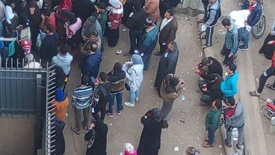 محافظ الشرقية يستعين بـ50 مدرسة للقضاء على أزمة “شرائح التابلت” بسبب كورونا