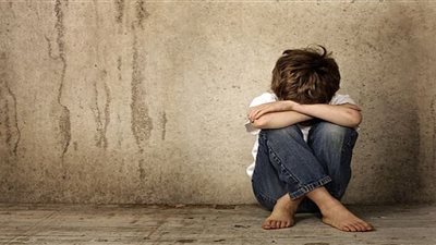 طفلان يستدرجان زميلهما للمقابر ويعتدون عليه جنسيًا ويصورانه عاريًا بالقليوبية