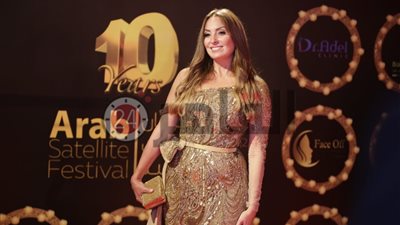 بعد انتشار الخبر على مواقع التواصل الاجتماعي.. نرمين الفقي توضح حقيقة ارتباطها (صورة)