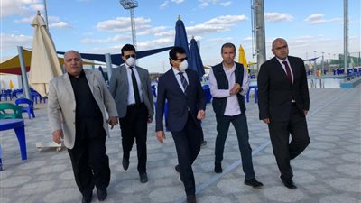 وزير الرياضة يتفقد مركز شباب “الجزيرة 2″ و”النادي” بأكتوبر (صور)