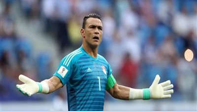 الحضري يفجر 4 مفاجآت عن هروبه من الأهلي وصلاح وفتحي ويهاجم الزمالك