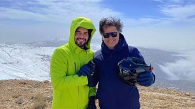 نجل راغب علامة ينجو من حادث مروع بعد انقلاب سيارته على الطريق (صور)