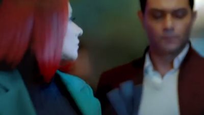 نيللي كريم تحاول إقناع آسر ياسين بسرقة مجوهرات في “بـ100 وش” (فيديو)