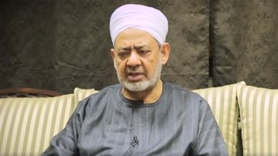 شيخ الأزهر يوجه بيت الزكاة لتقديم أجهزة تنفس صناعي لمصابي كورونا.. و30 مليون جنيه للعمالة غير المنتظمة