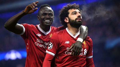 من بينهم محمد صلاح.. لاعبو ليفربول يحتفلون بعيد ميلاد ساديو ماني (فيديو)