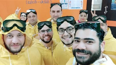 الطبيب المترجم.. قصة طبيب تعامل مع حالات الأجانب المصابين بكورونا داخل الحجر الصحي بإسنا (صور)