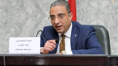 محافظ سوهاج يوجه بتجهيز مكاتب البريد وفروع بنك التنمية لمنع التزاحم استعدادًا لصرف منحة العمالة غير المنتظمة