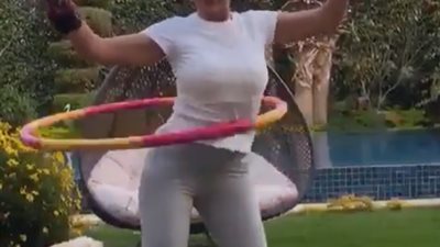 رانيا يوسف تدعو الجمهور لممارسة الـ”هيلا هوب” في الحجر الصحي المنزلي (فيديو)