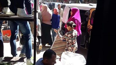 أسواق الغربية لا تعترف بـ”كورونا”.. زحام وتكدس بسوق الثلاثاء في كفر الزيات (صور)