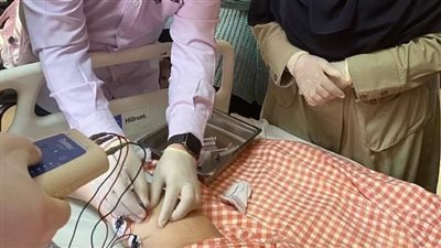 بدلا من العلاج بالخارج.. مستشفى الفيوم العام ينجح في علاج تخشب ما بعد الجلطة لمريض