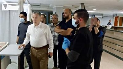 في زيارة مفاجئة.. وكيل وزارة الصحة بمطروح يتفقد مستشفى الحمام بعد منتصف الليل ويحيل أحد أعضاء الفريق الطبي للتحقيق