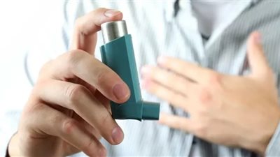 تجنب الروائح القوية ونم مسطح الرأس.. نصائح لمنع نوبات الربو الليلية