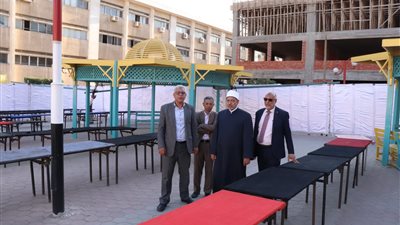 رئيس جامعة الأزهر يتابع تجهيزات الإفطار الجماعي للطالبات بمدينة نصر 