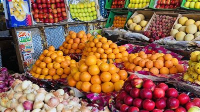 الطماطم بـ 15 جنيها.. انخفاض أسعار الخضراوات واستقرار الدواجن اليوم بالأسواق | بث مباشر