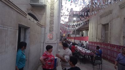 رمضان في مصر حاجة تانية.. الكنيسة الإنجيلية بقنا تقيم مائدة لإفطار المسلمين: عادة بنحافظ عليها