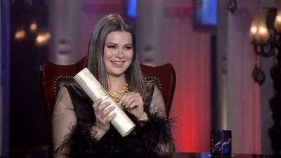 يسرا اللوزي: لبست ملابس بيضاء في عزاء والدي عشان ارتاح.. ومستهلش أكون بنته