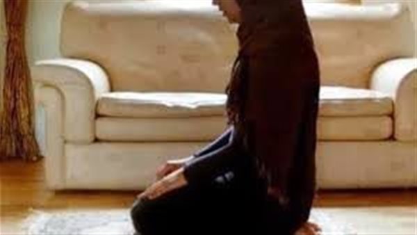 صلاة المرأة - تعبيرية