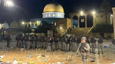 قوات الاحتلال تقتحم المسجد الأقصى وتعتدي على المعتكفين بالمصلى القبلي | فيديو 