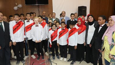 محافظ المنوفية يتناول الإفطار مع الأيتام والمسنين: أسعد أيام حياتي