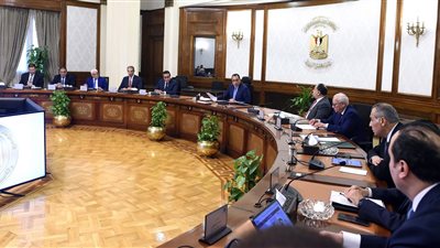  الحكومة: نطمئن المواطنين بأننا نواجه التحديات الاقتصادية على قدم وساق 