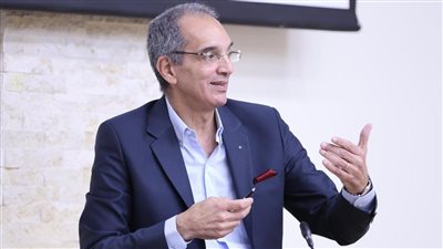 وزير الاتصالات: تنفيذ مشروع لرفع كفاءة الإنترنت في أنحاء الجمهورية