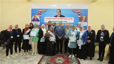 وزير القوى العاملة يتفقد مركز تدريب مهني بالشرابية ويسلم 29 شهادة ختام للمتدربين