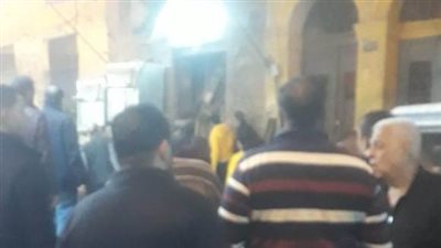 إنقاذ شخص والبحث عن آخر في انهيار سقف عقار بالإسكندرية 