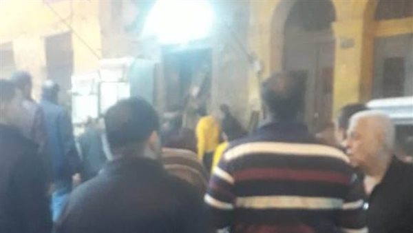 انهيار سقف عقار فى