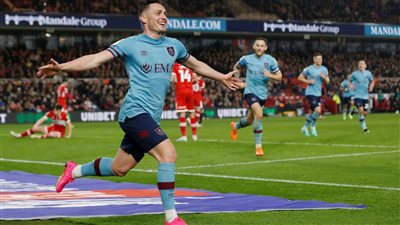 بيرنلي يتأهل إلى الدوري الإنجليزي الممتاز بثنائية في مرمى ميدلزبره