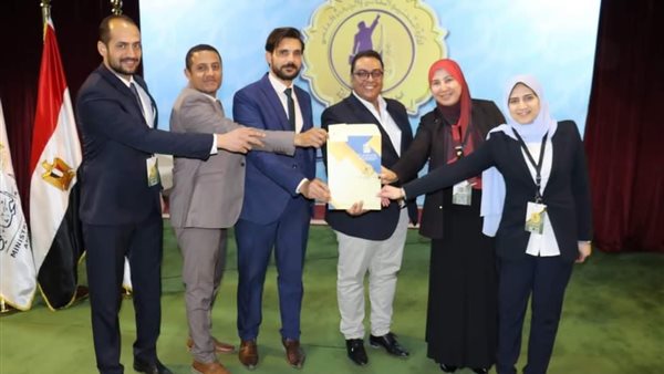 وفد من جامعة الأزهر