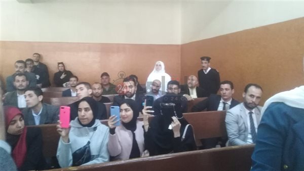 اثناء المحاكمة 