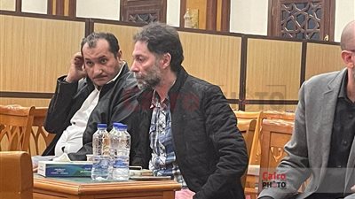 المخرج أحمد يسري يقدم واجب العزاء في طليقته شيرين الطحان