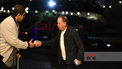 محمد محمود والمخرج أحمد يسري يقدمان واجب العزاء في وفاة شيرين الطحان | بث مباشر