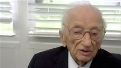 وفاة بنيامين فيرينكز آخر مدع عام في محاكمات نورمبرج للنازيين عن عمر 103 سنوات