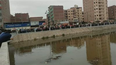 جهود مكثفة لانتشال جثة شاب غرق في ترعة القاصد بطنطا | صور