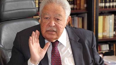 فتح تحقيق في بلاغ يتهم ابنة رجائي عطية بالاستيلاء على جزء من تركته